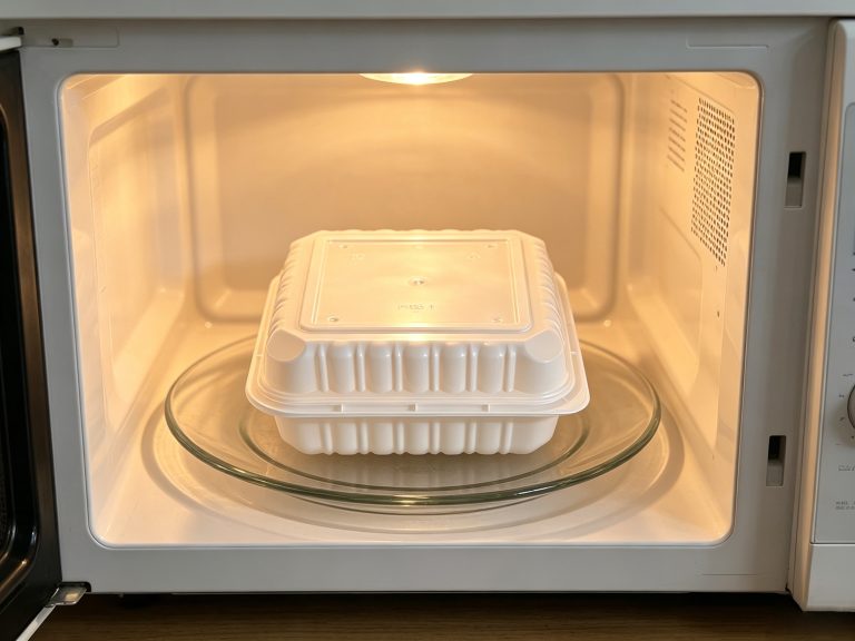 Illustrative food container used for a heating check